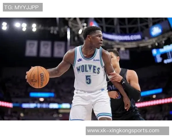 爱德华兹复出状态低迷半场仅得5分2助攻表现令人失望